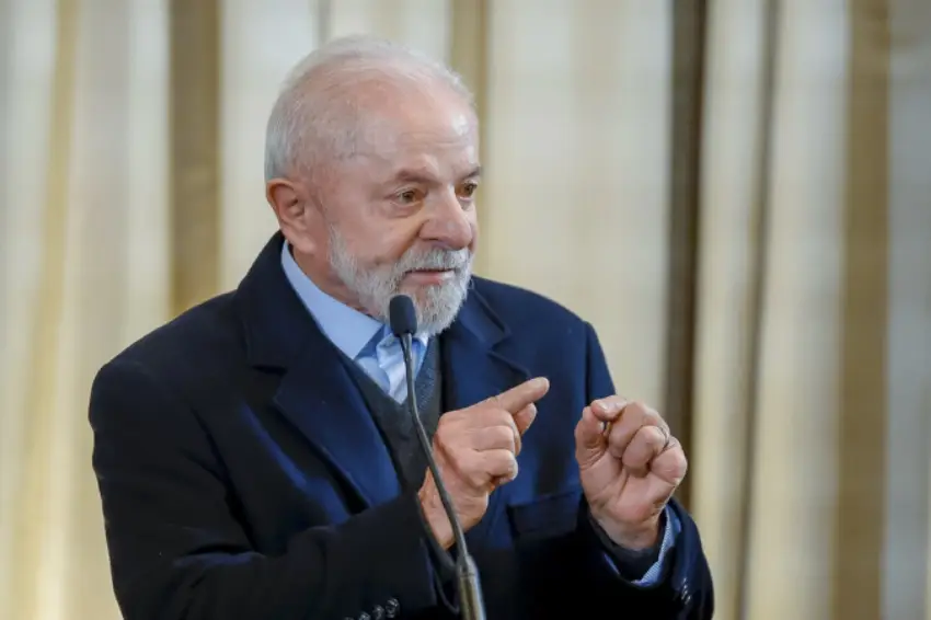 Lula quer regulação de redes sociais e PT elabora lei para ampliar controle da internet.